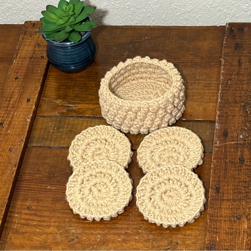Crochet coaster set of 4 in matching crochet coaster basket in beige. - Picture 6 of 6